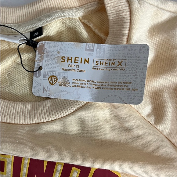 Gryffindor Cream Shirt Men Size 4XL Harry Potter
Graphic New With Tag - Picture 9 of 9